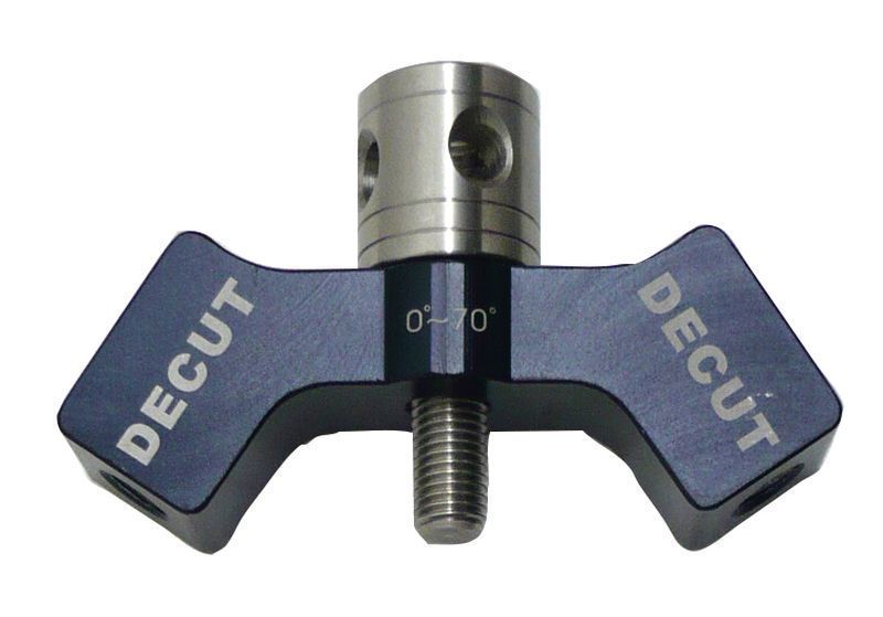 Decut - V Bar